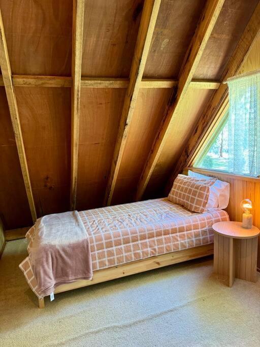Tranquil Getaway Amidst Nature In Icy Creek Chalet *