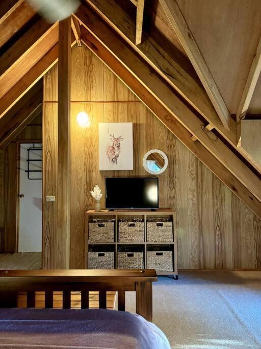Chalet Tranquil Getaway Amidst Nature In Icy Creek