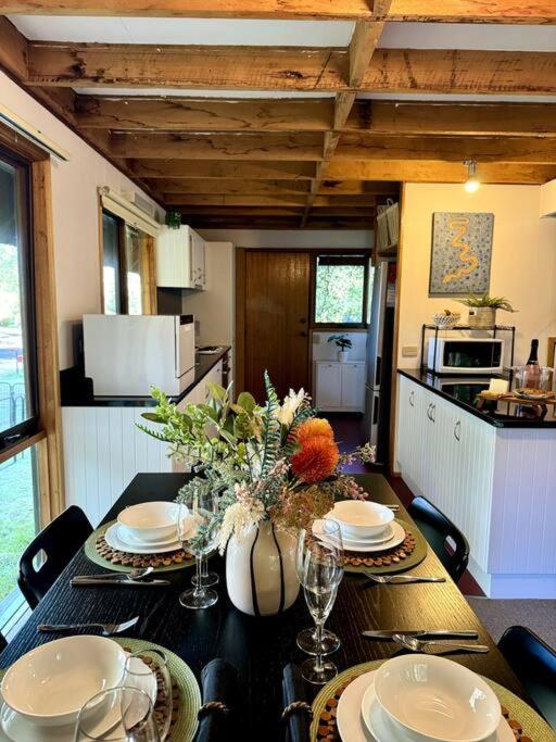 Tranquil Getaway Amidst Nature In Icy Creek Chalet *