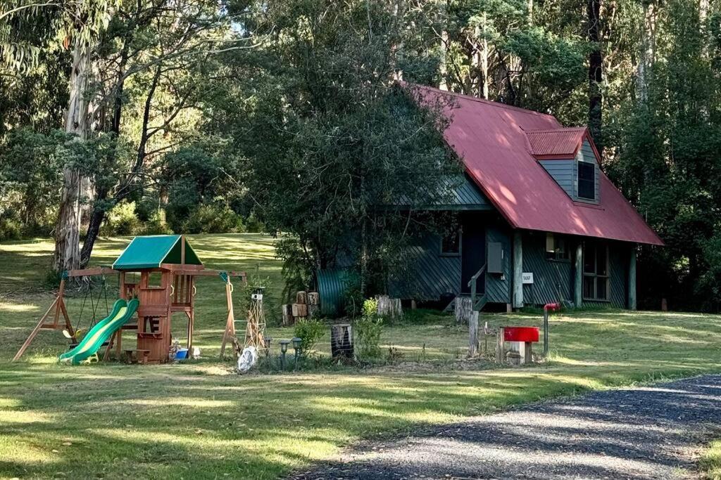 Chalet Tranquil Getaway Amidst Nature In Icy Creek *